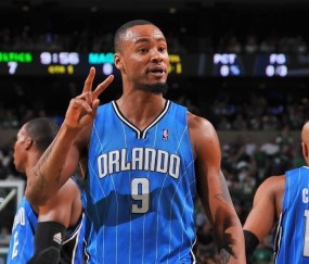 前NBA神射刘易斯 被任命为马刺球员发展教练