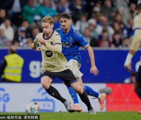 皇家马德里VS巴塞罗那：西甲巅峰对决，谁将笑到最后？